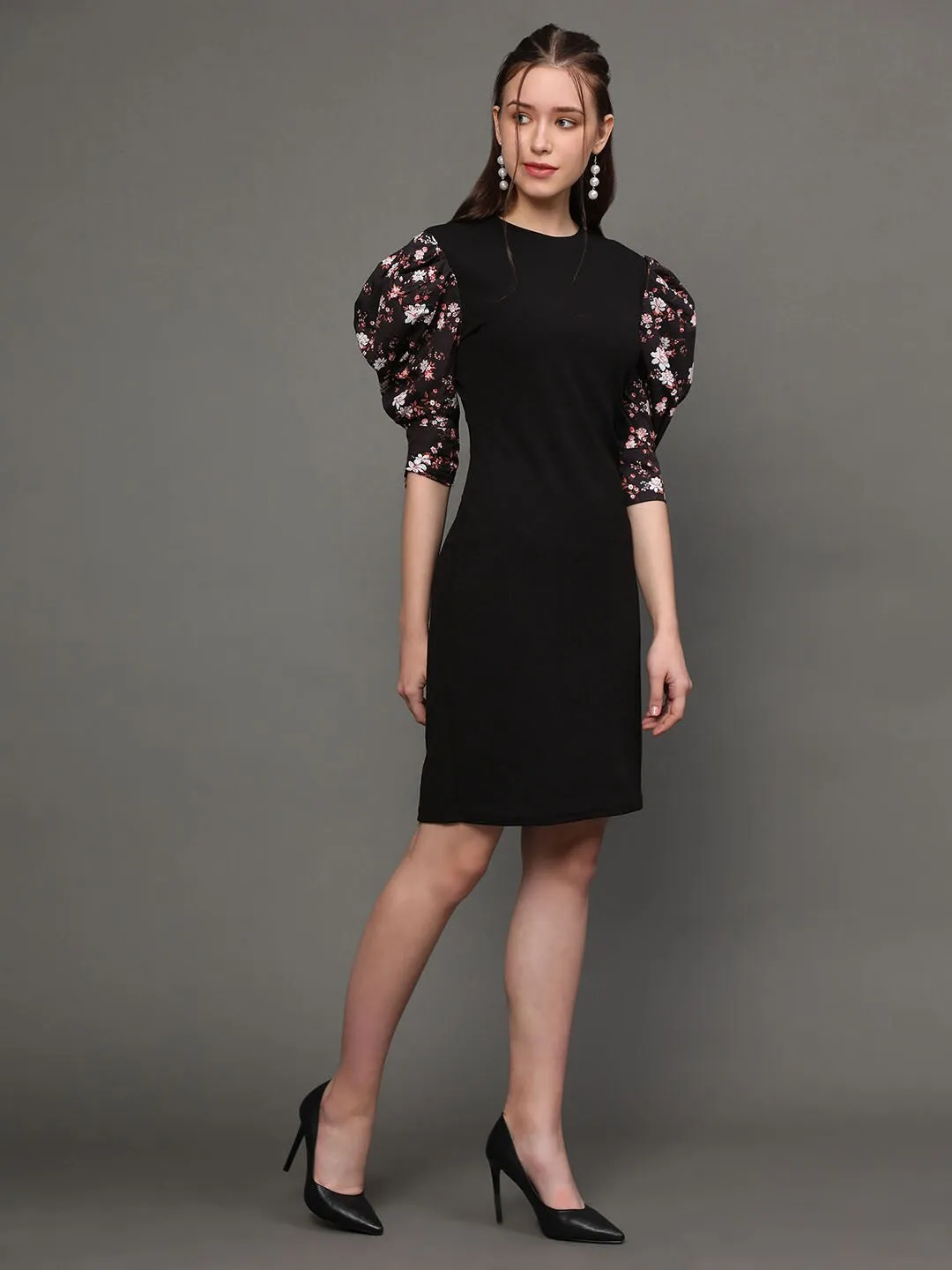 Black Solid Round Neck A-line Dress
