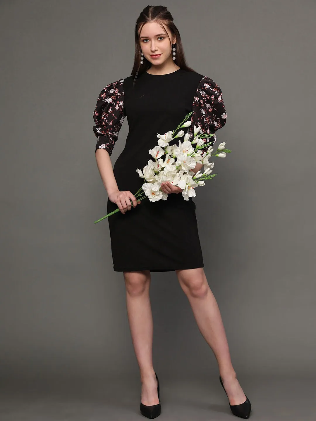Black Solid Round Neck A-line Dress