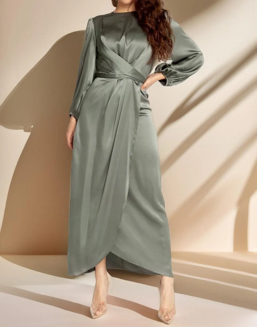 Feminine and elegant tunic dress