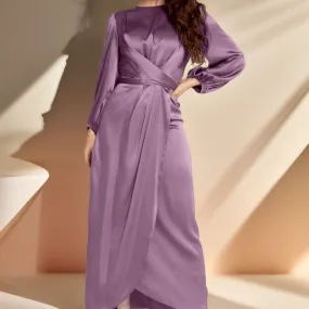 Feminine and elegant tunic dress