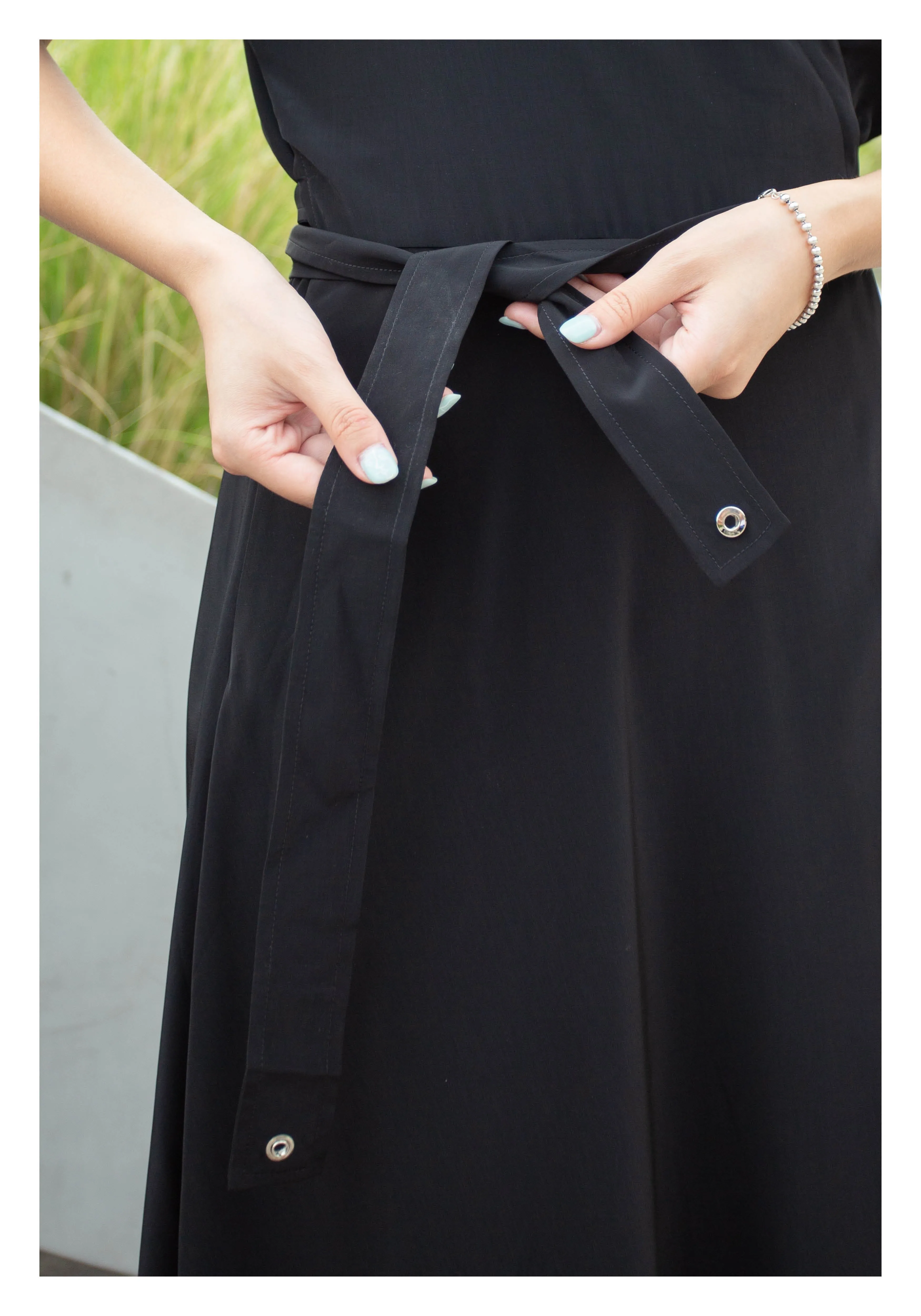 Feminine Cargo Wrap Dress Black