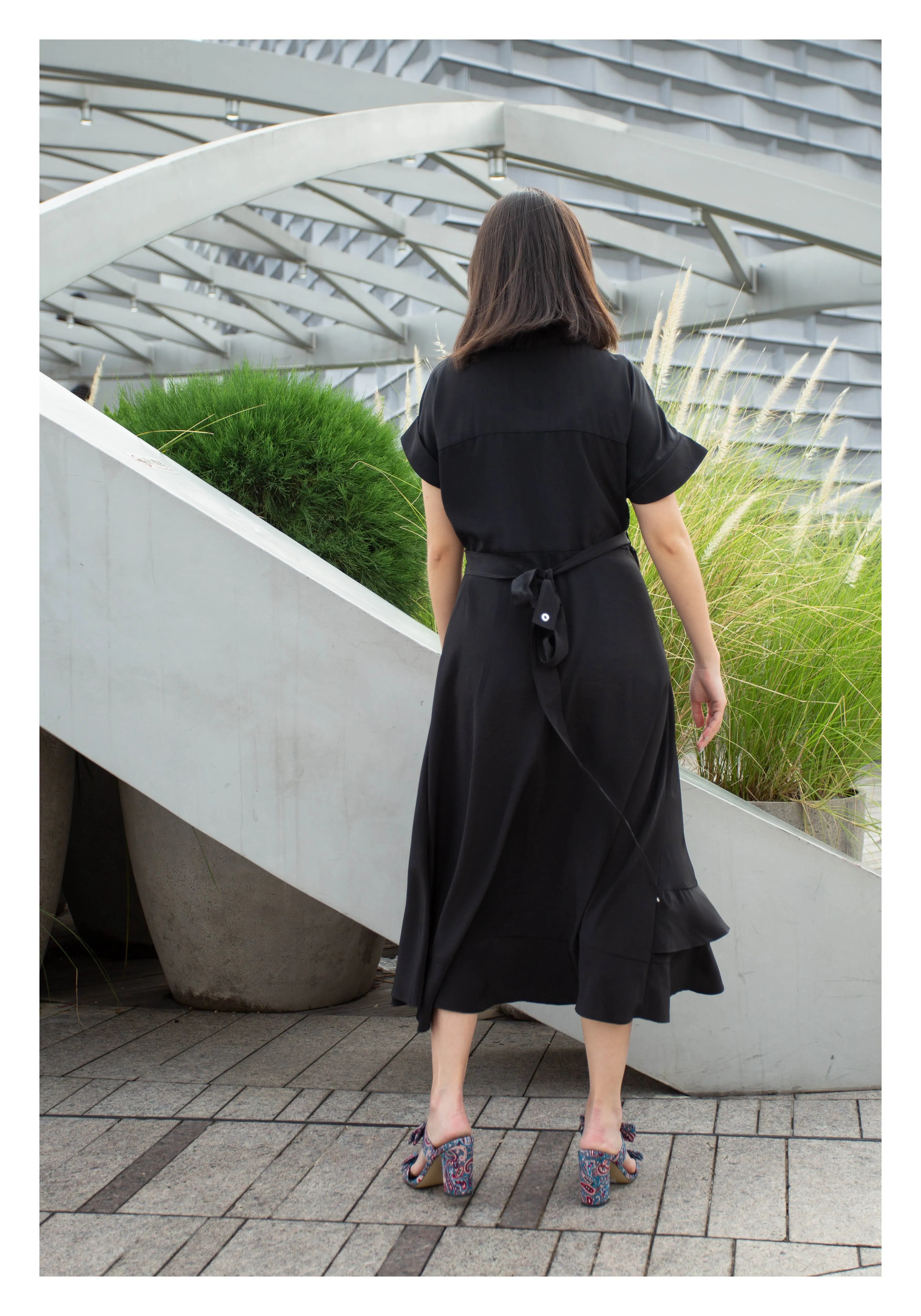 Feminine Cargo Wrap Dress Black