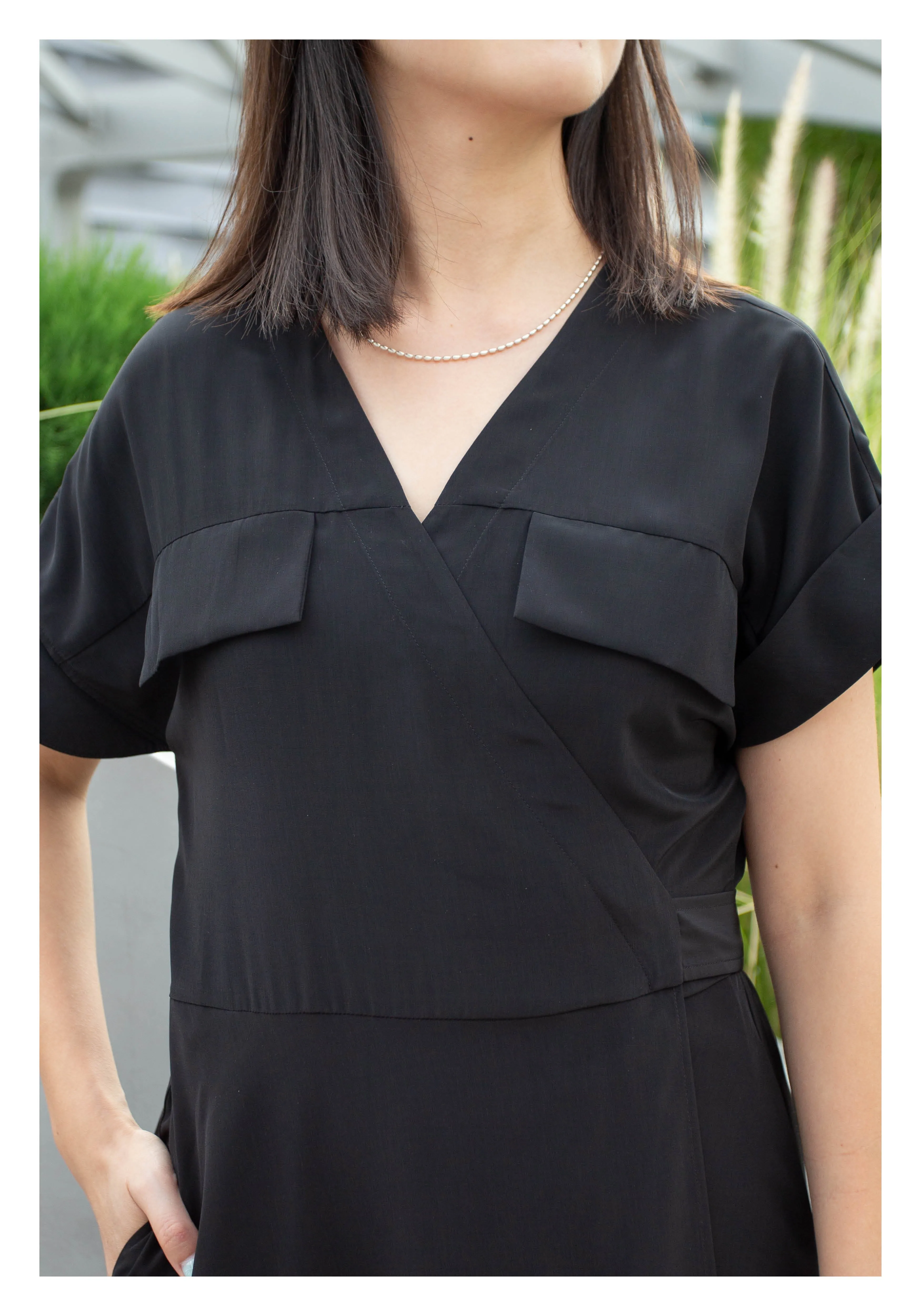 Feminine Cargo Wrap Dress Black