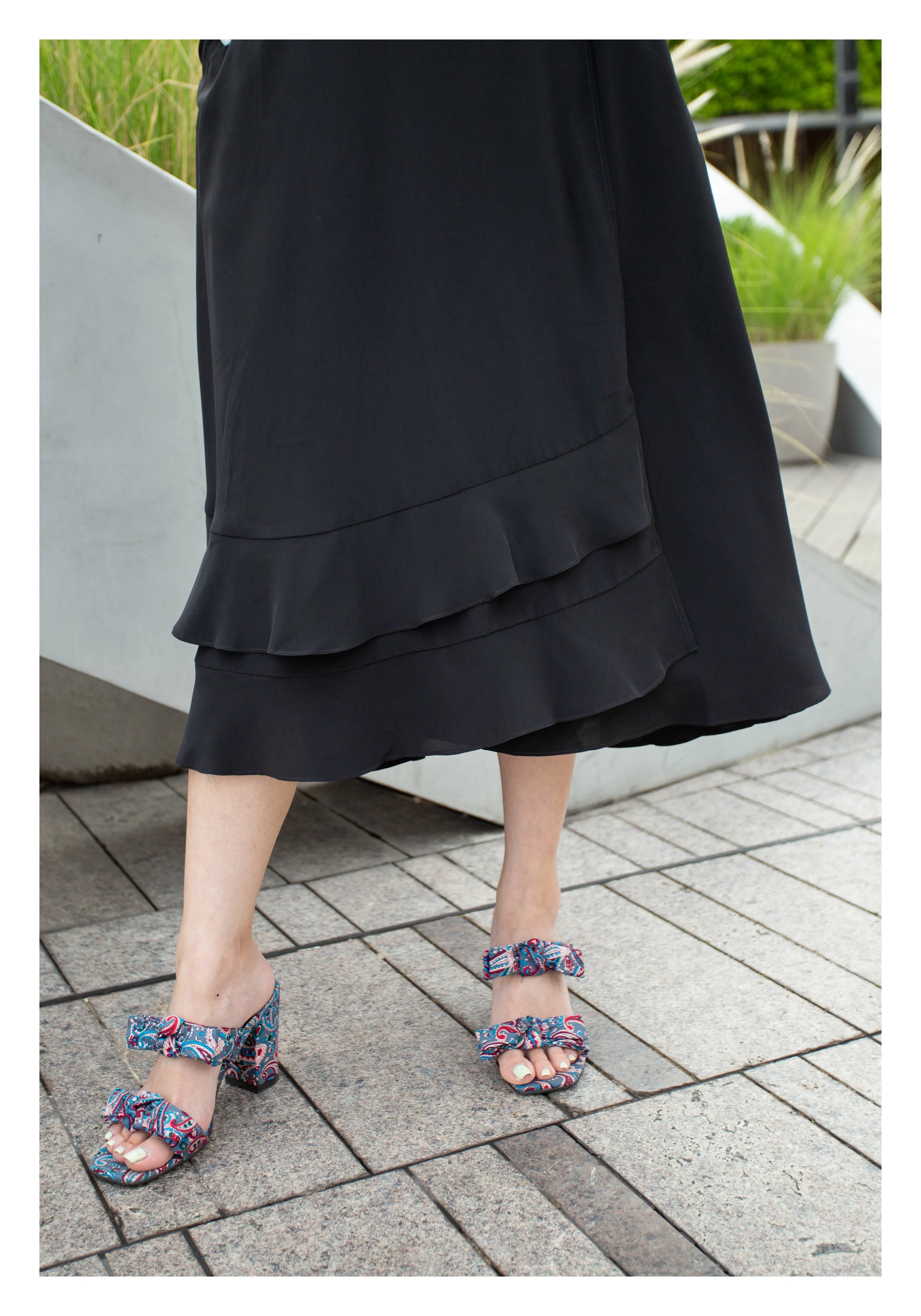 Feminine Cargo Wrap Dress Black