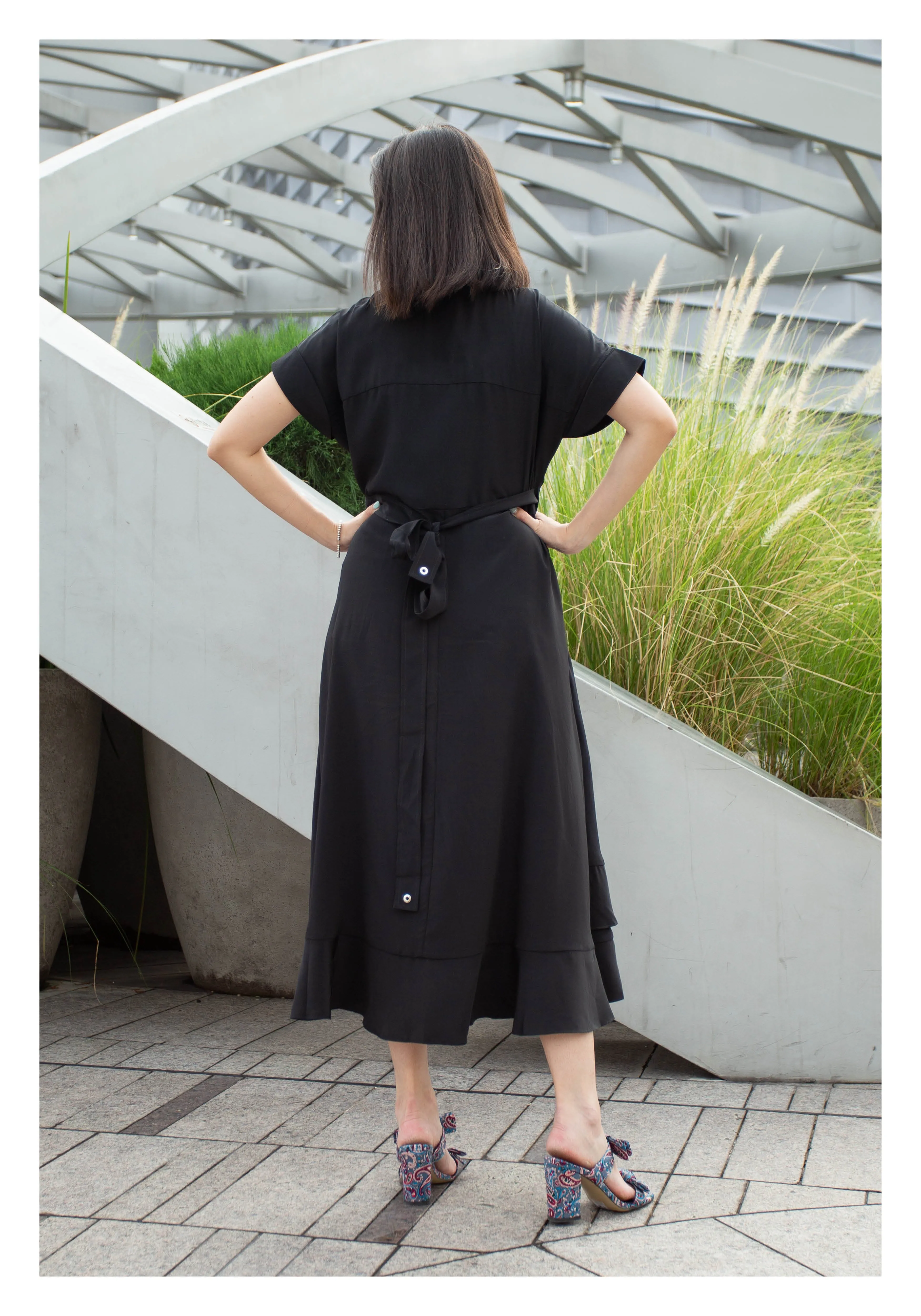 Feminine Cargo Wrap Dress Black