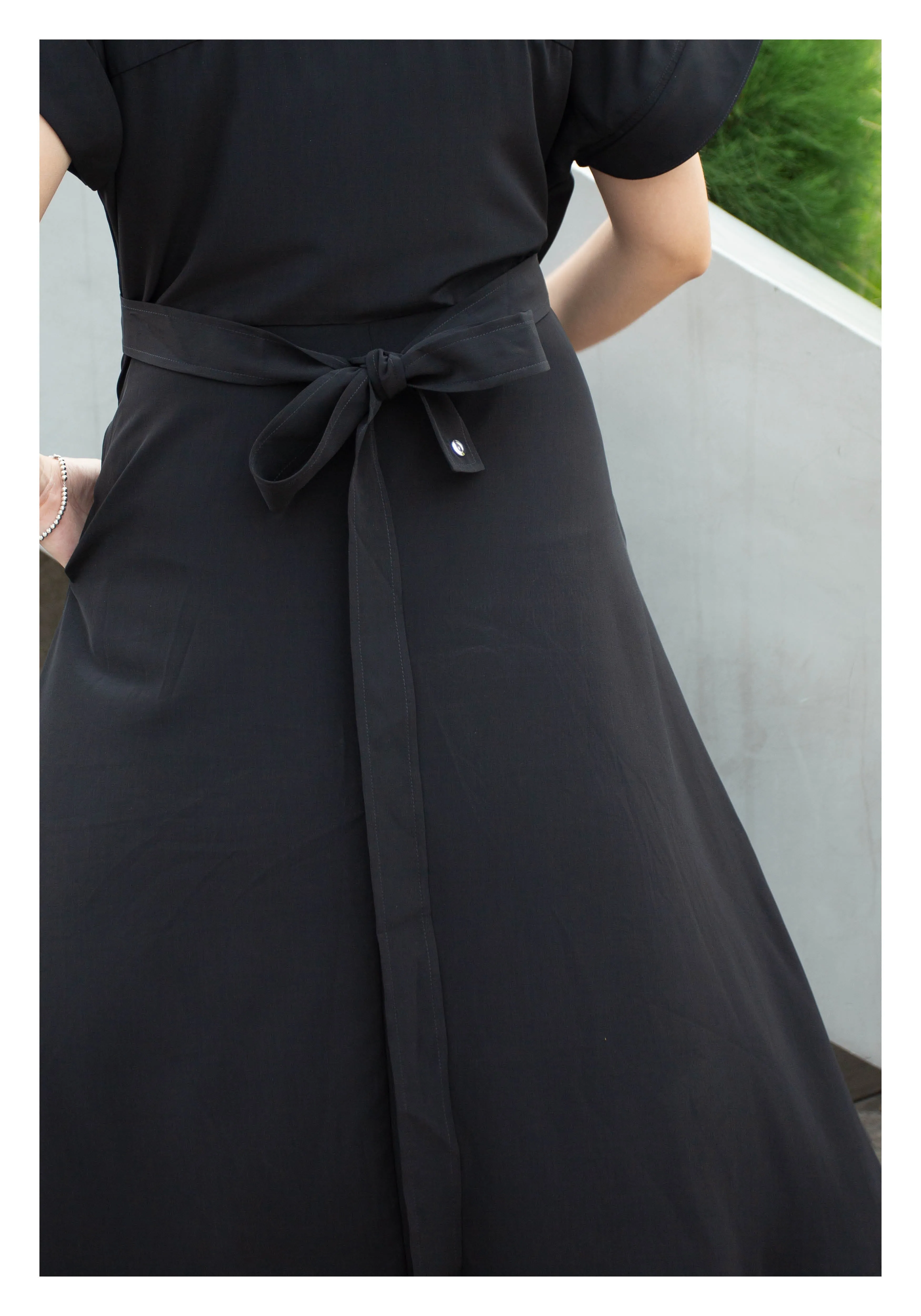 Feminine Cargo Wrap Dress Black