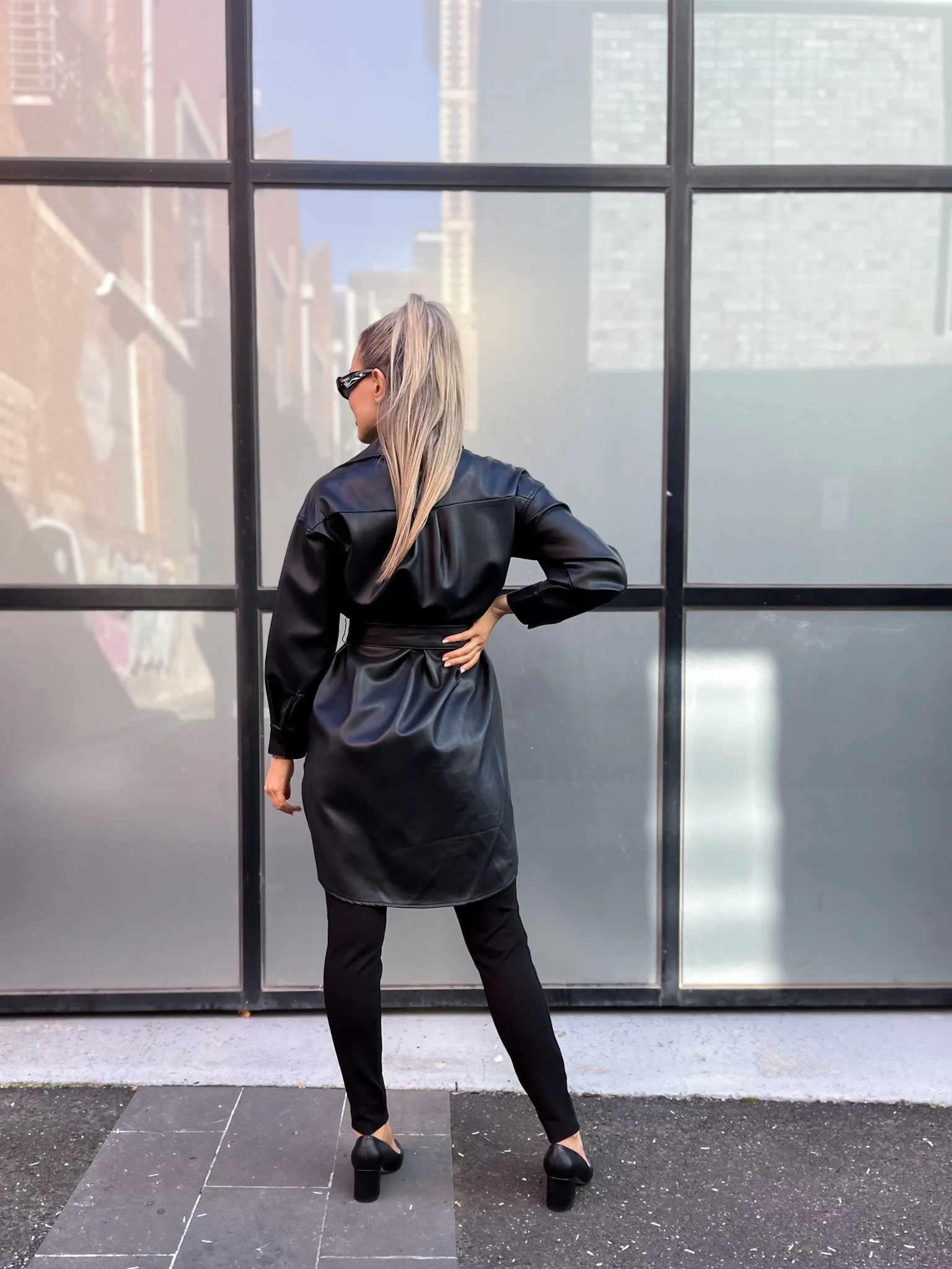 PLEATHER SHACKET WITH SELF TIE