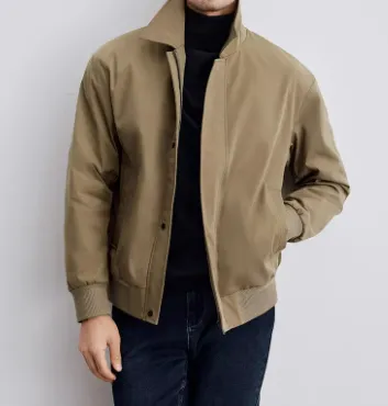 Sleek Men's Lightweight Jacket with Elegant Collar