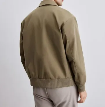 Sleek Men's Lightweight Jacket with Elegant Collar