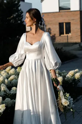 Sweet Heart Neck Vintage Bridal Dress With Long Puffy Sleeves