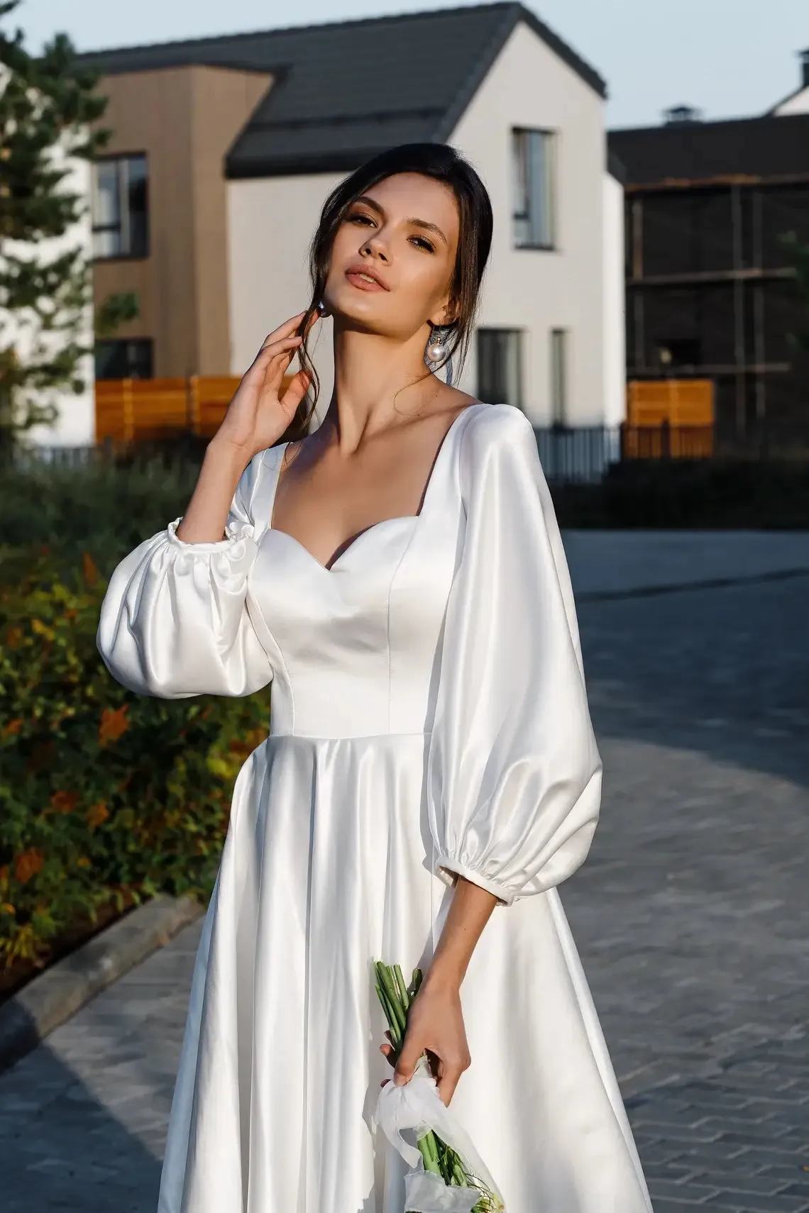 Sweet Heart Neck Vintage Bridal Dress With Long Puffy Sleeves