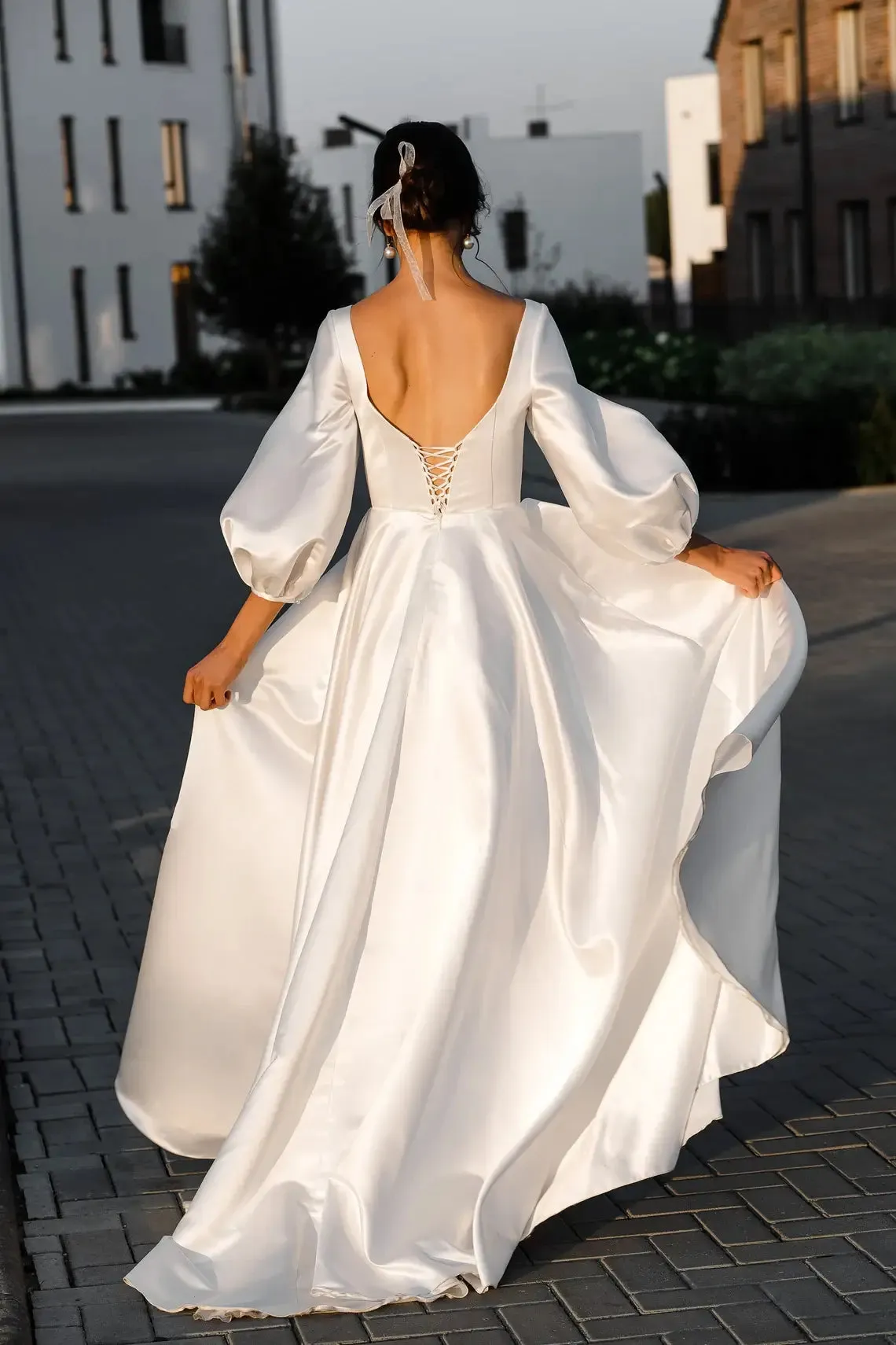 Sweet Heart Neck Vintage Bridal Dress With Long Puffy Sleeves