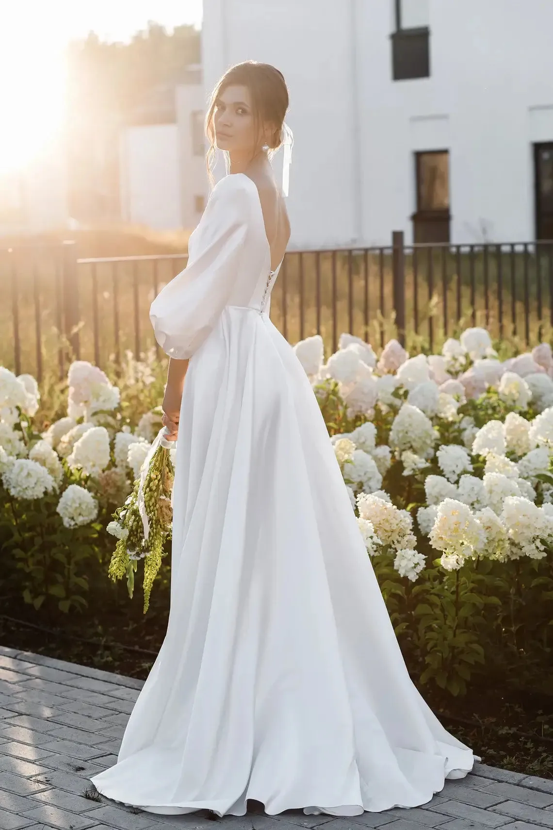Sweet Heart Neck Vintage Bridal Dress With Long Puffy Sleeves