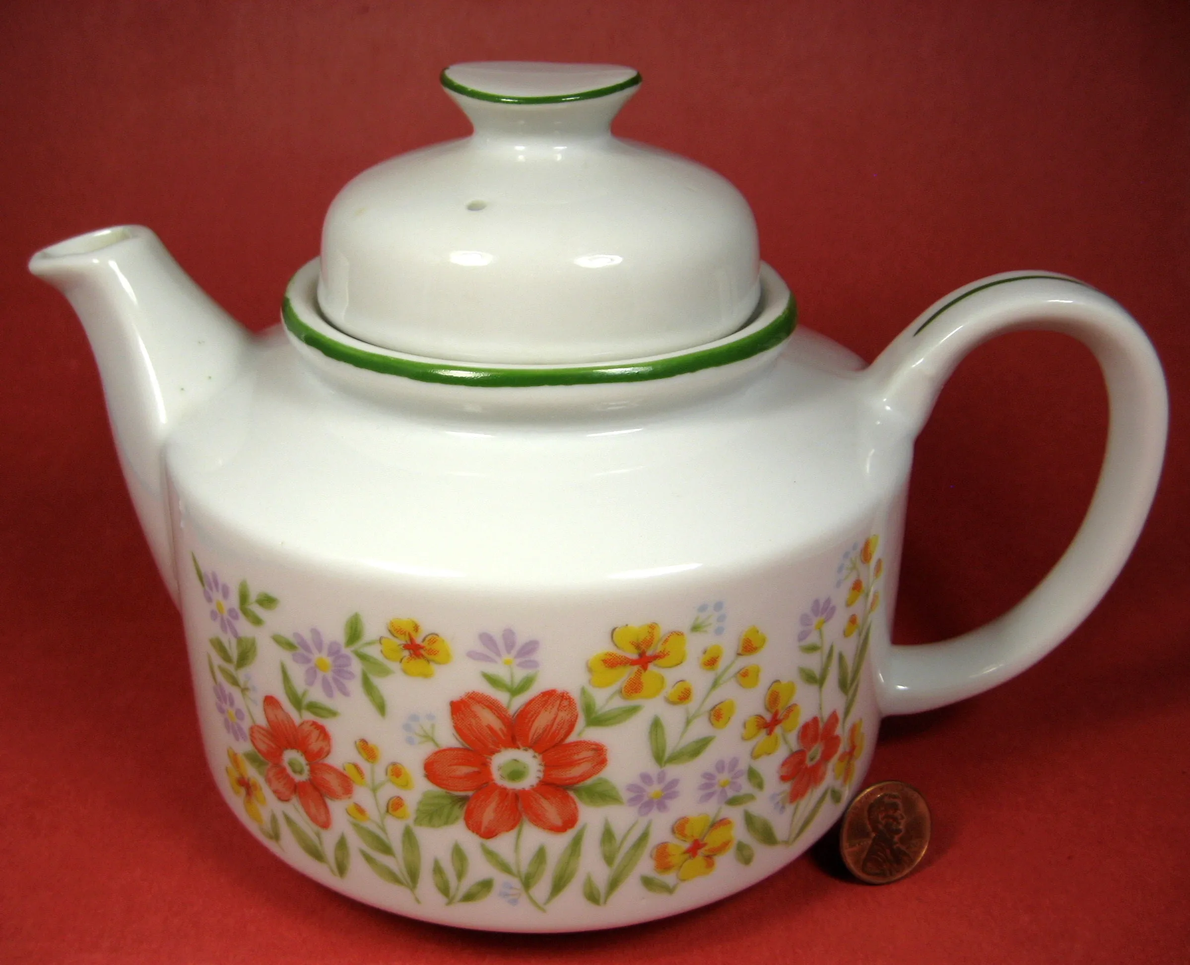 Teapot Retro Floral Wild Flowers Porcelain Mid Century Design Scandanavian 1960s